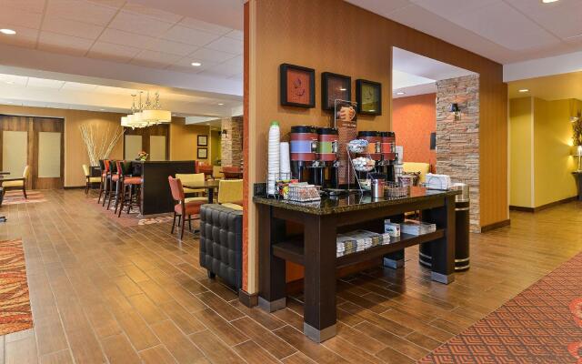 Hampton Inn Clinton, IA