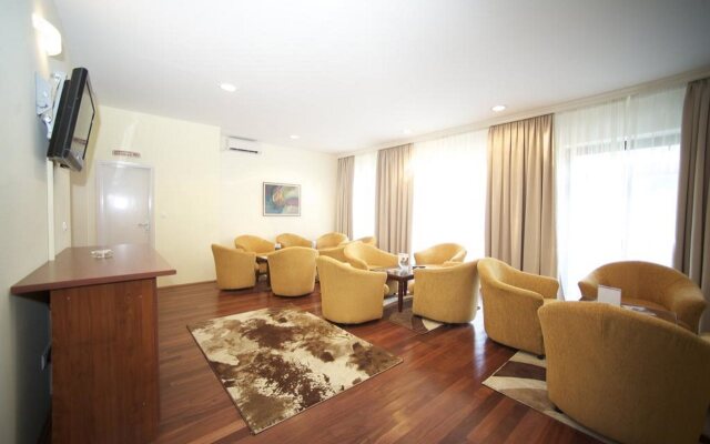 Epinal Hotel Shirok Sokak