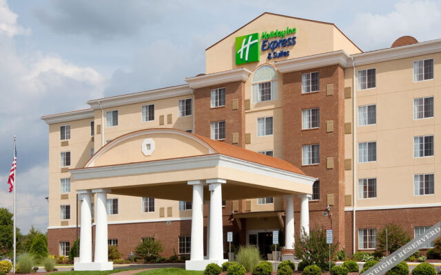 Holiday Inn Express Petersburg, an IHG Hotel