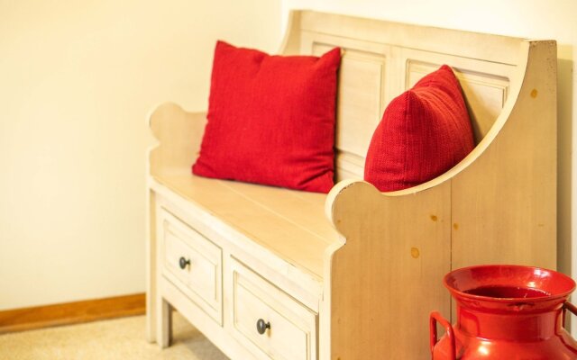 The Doctors Inn Lake Geneva Escape for 8!