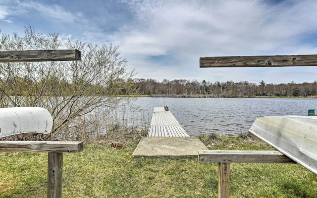 Pet-friendly Tobyhanna Escape Near Hiking & Skiing