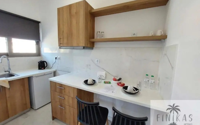 Finikas Suites & Apartments by Airstay