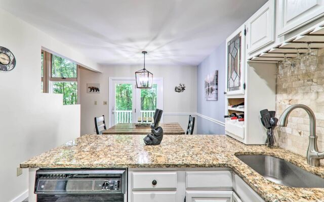 Charming Lake Harmony Townhouse w/ Balcony!