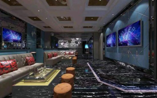 Super 8 Hotel