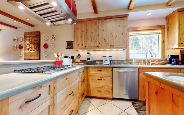 Val DIsere 9 Spacious and Walk to The Village, Washer Dryer, Gas Grill, Master Suites and More by RedAwning