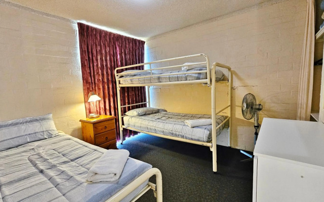 Riverview Holiday Apartment 77 - Kalbarri WA