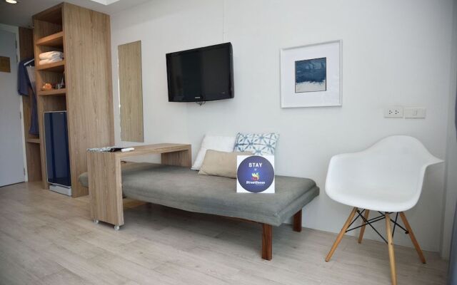 Stay at Streetgoose Huay Kaew