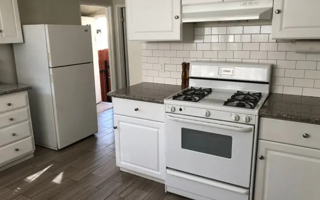 Unique 2 Bedroom in Burbank