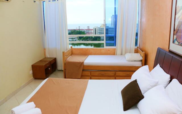 Beachfront Apartment 6 People 1105A