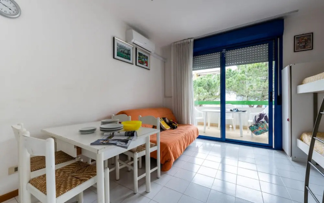 Cozy Studio With Lateral sea View in Bibione