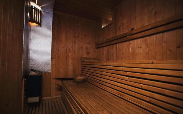 Country Club La Mesteceni