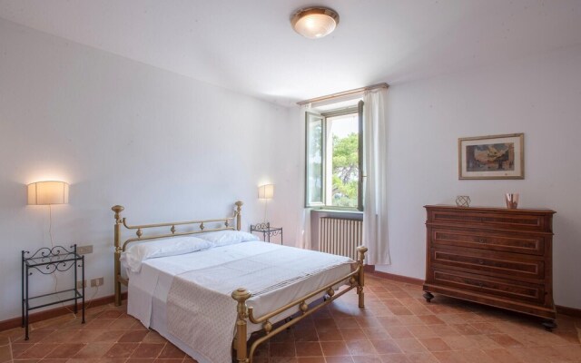 Beautiful Apartment in Pesaro With Wifi and 4 Bedrooms