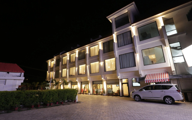 The Vaishnodevi Sarovar Portico