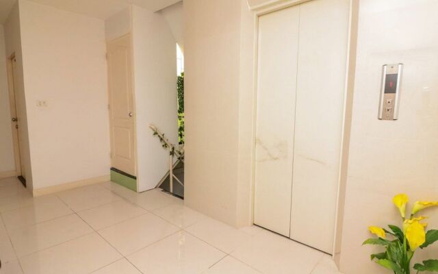 Nida Rooms Phrakanong Express