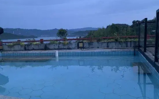 Just Life Inn (Zixing Dongjiang Lake Bailang Scenic Spot)