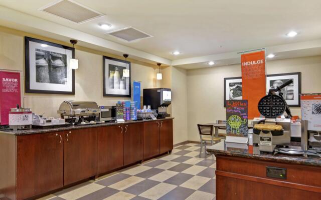 Hampton Inn & Suites Peoria at Grand Prairie, IL