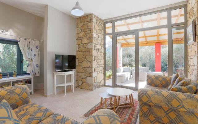 #FLH - Coral Apartment Near Fava Beach