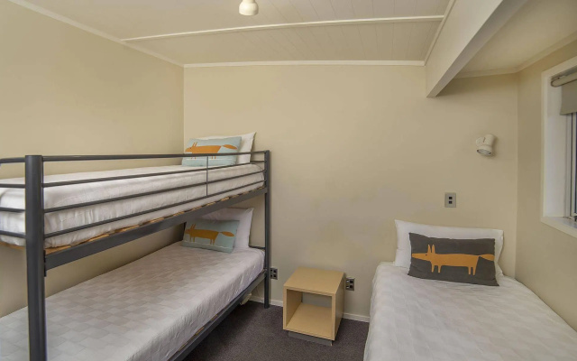 Tasman Holiday Parks - Papamoa Beach – Guest Rooms – Tauranga