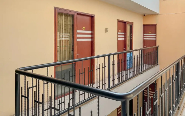 RedDoorz near Tegalega Park 2