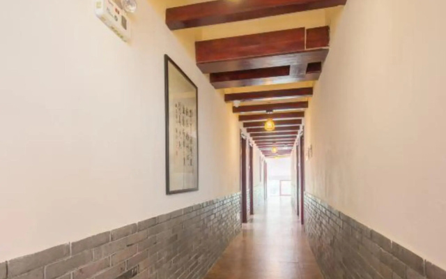 Early Impression Hotel