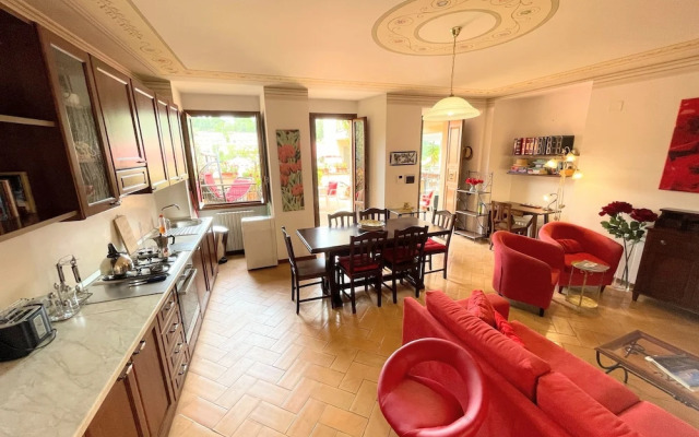Central Spoleto Apartment With Large Sunny Terrace With Views