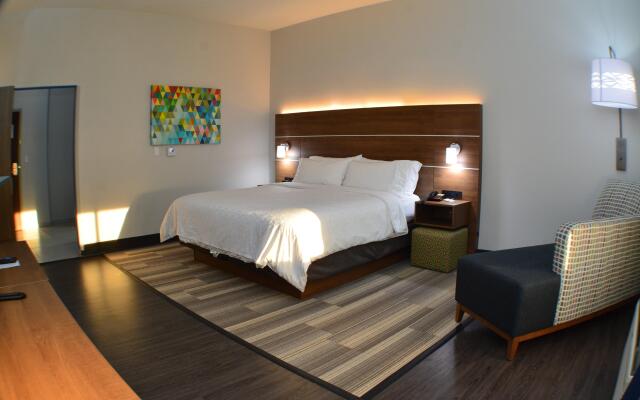 Holiday Inn Express Hotel & Suites Seguin by IHG