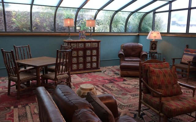Chestnut Tree Inn - Cherokee