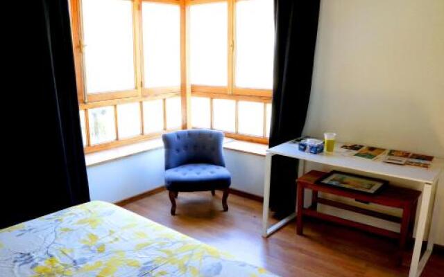 Cordillera de los Andes-Cajón del Maipo-Habitaciones en Casa Compartida con Anfitrión