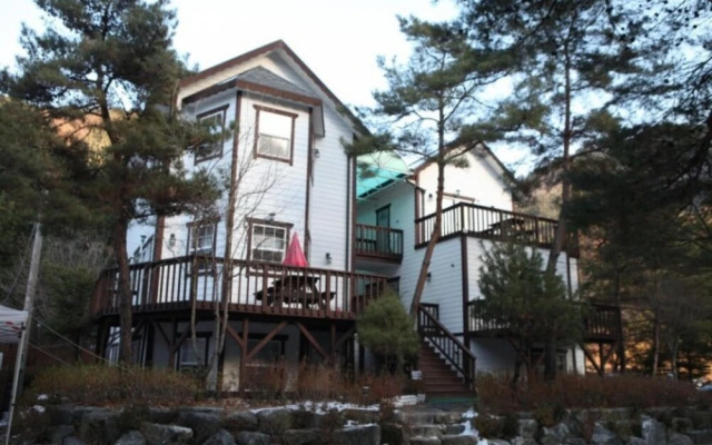Youngwol Sky Pension Camping