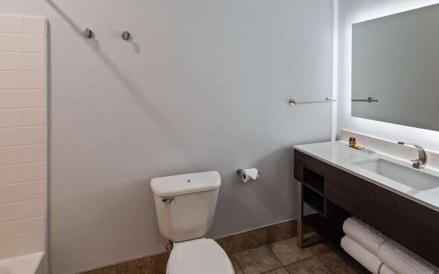 Best Western Plus Appleton Airport/Mall Hotel