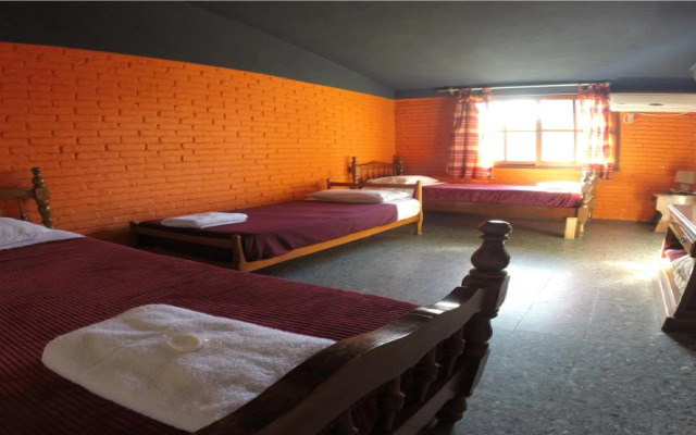 Pastora Suites & Hostel