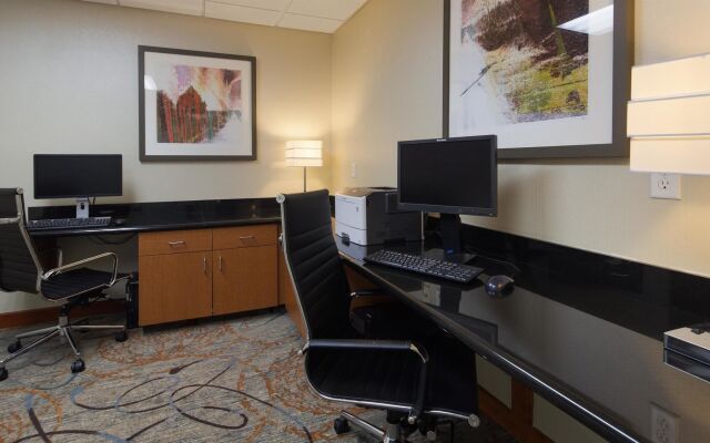 Holiday Inn Express & Suites Cedar Falls - Waterloo by IHG