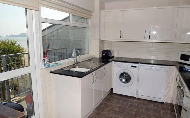 Sea View Apartment - Sea Front Apartment With Views