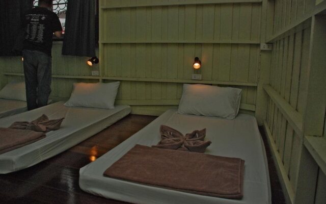 ME HUG Hostel&Restaurant