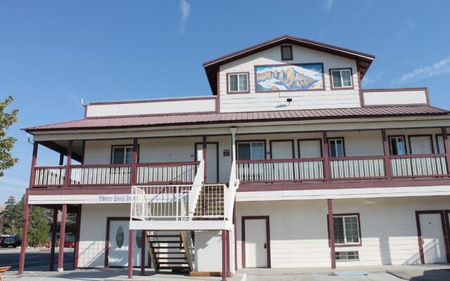 Whitney Portal Hostel And Hotel