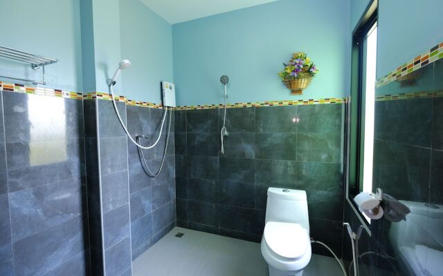 Barefeet Heaven Hill Naturist Resort