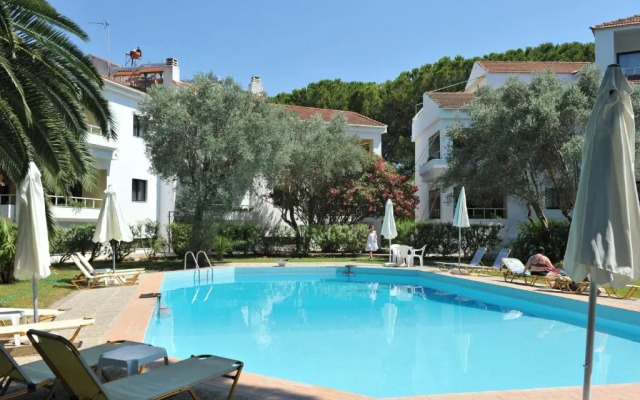 Niki Hotel Apartments