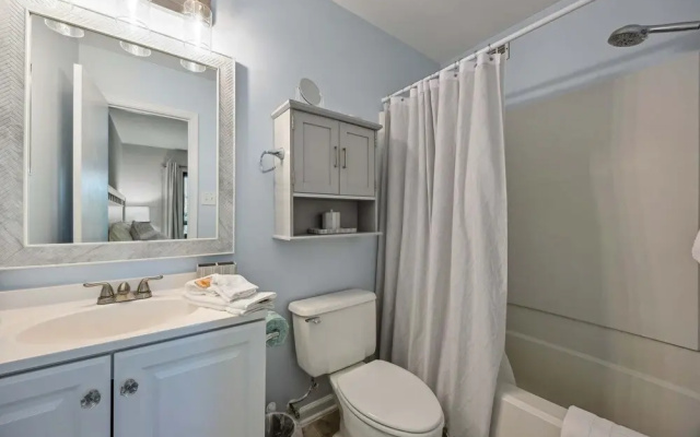 4f Amelia Landings 2 Bedroom Condo
