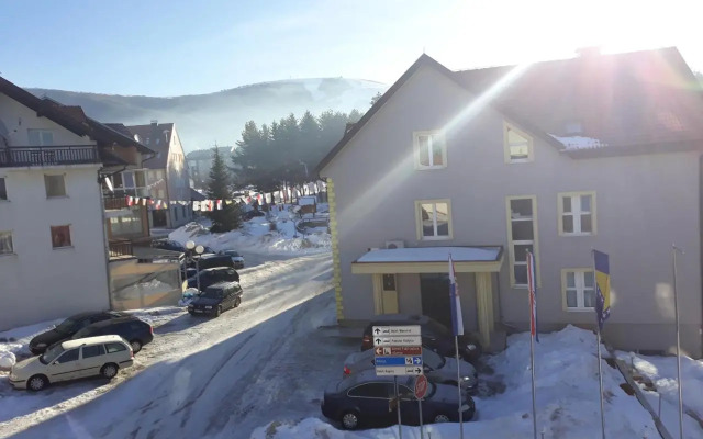 Gradska Kavana Guest House