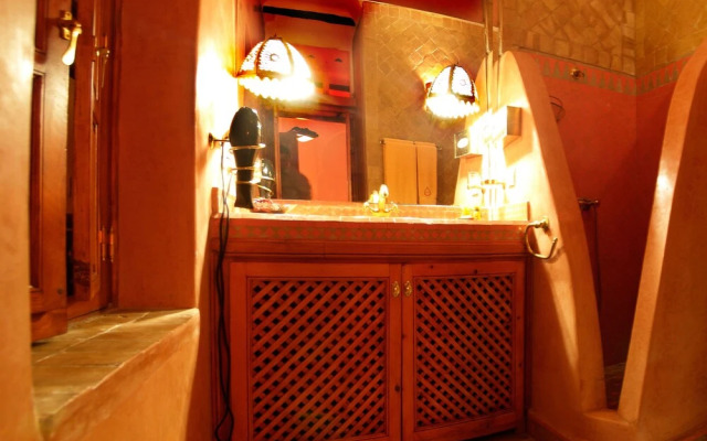 Riad CharCam - Adults Only
