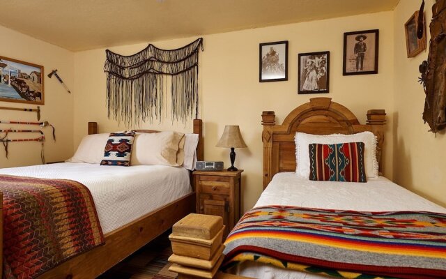 Piñon Vista - 360° Majestic Views, Just Blocks From the Plaza