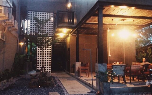 Nokhook House Trang - Hostel