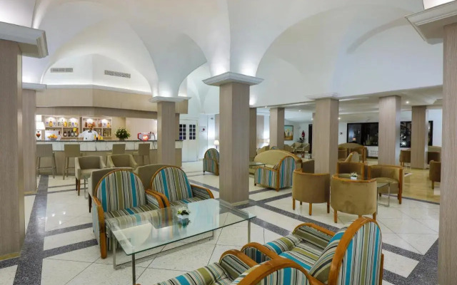 Hari Club Beach Resort