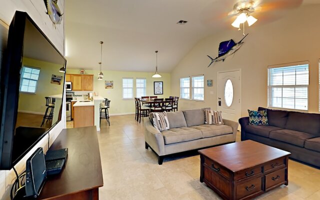 Doodle Digs - Three Bedroom Home