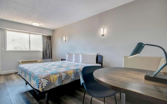 Motel 6 Columbus, OH - OSU North