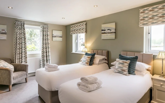 The Townhouses @ Carus Green