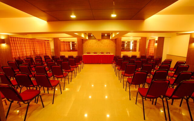 Capital O 74167 Hotel Mourya Residency