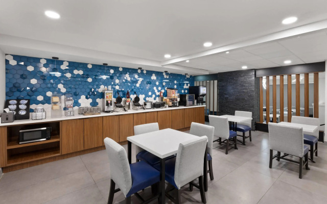 La Quinta Inn & Suites by Wyndham Houston Stafford Sugarland