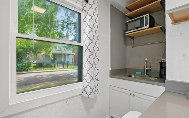 Chic City Retreat 93H