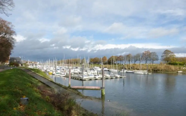 Townhouse Near Bay of Somme and Norman Beaches